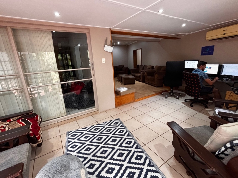 7 Bedroom Property for Sale in Flamwood North West